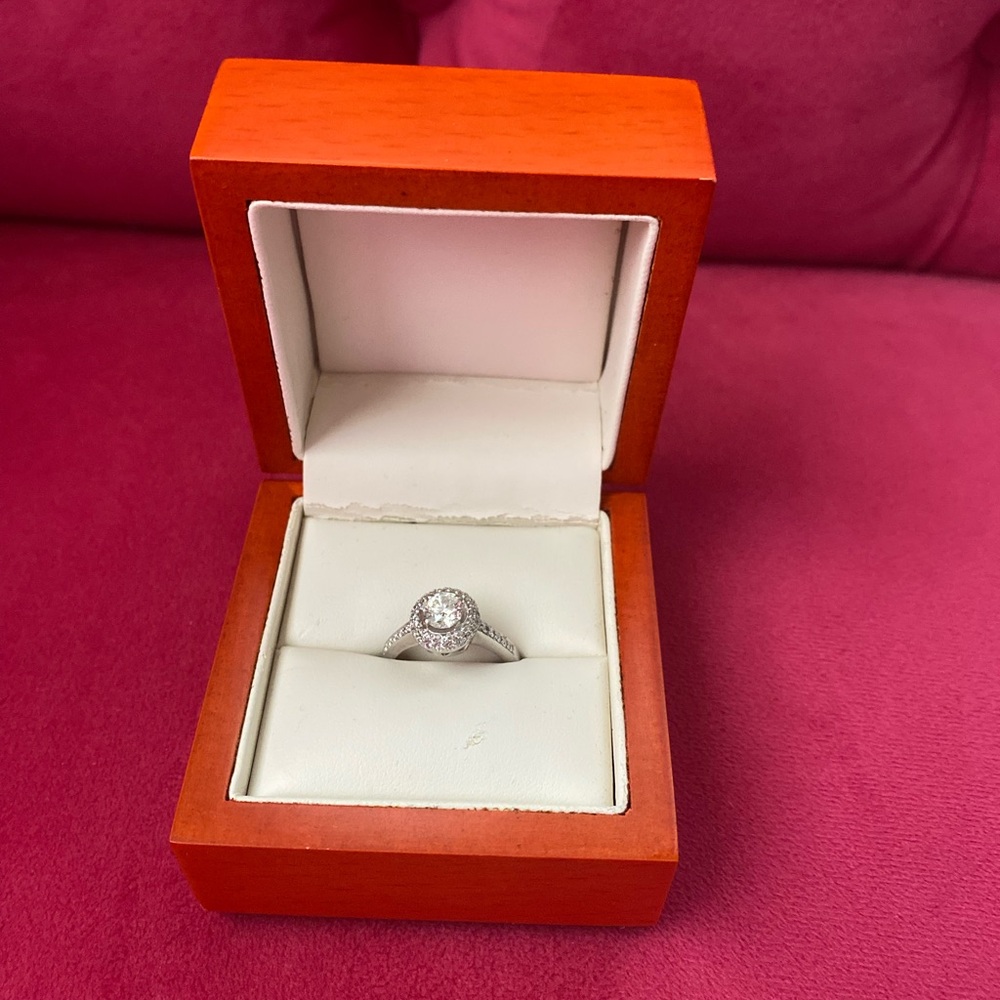 Costco Lady’s Platinum Natural Diamond Ring 💍 Size 7